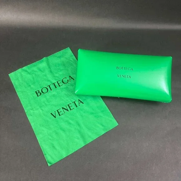 BOTTEGA VENETA SUNGLASSES MAGNETIC CASE AND CLOTH GREEN NEW - Picture 1 of 7